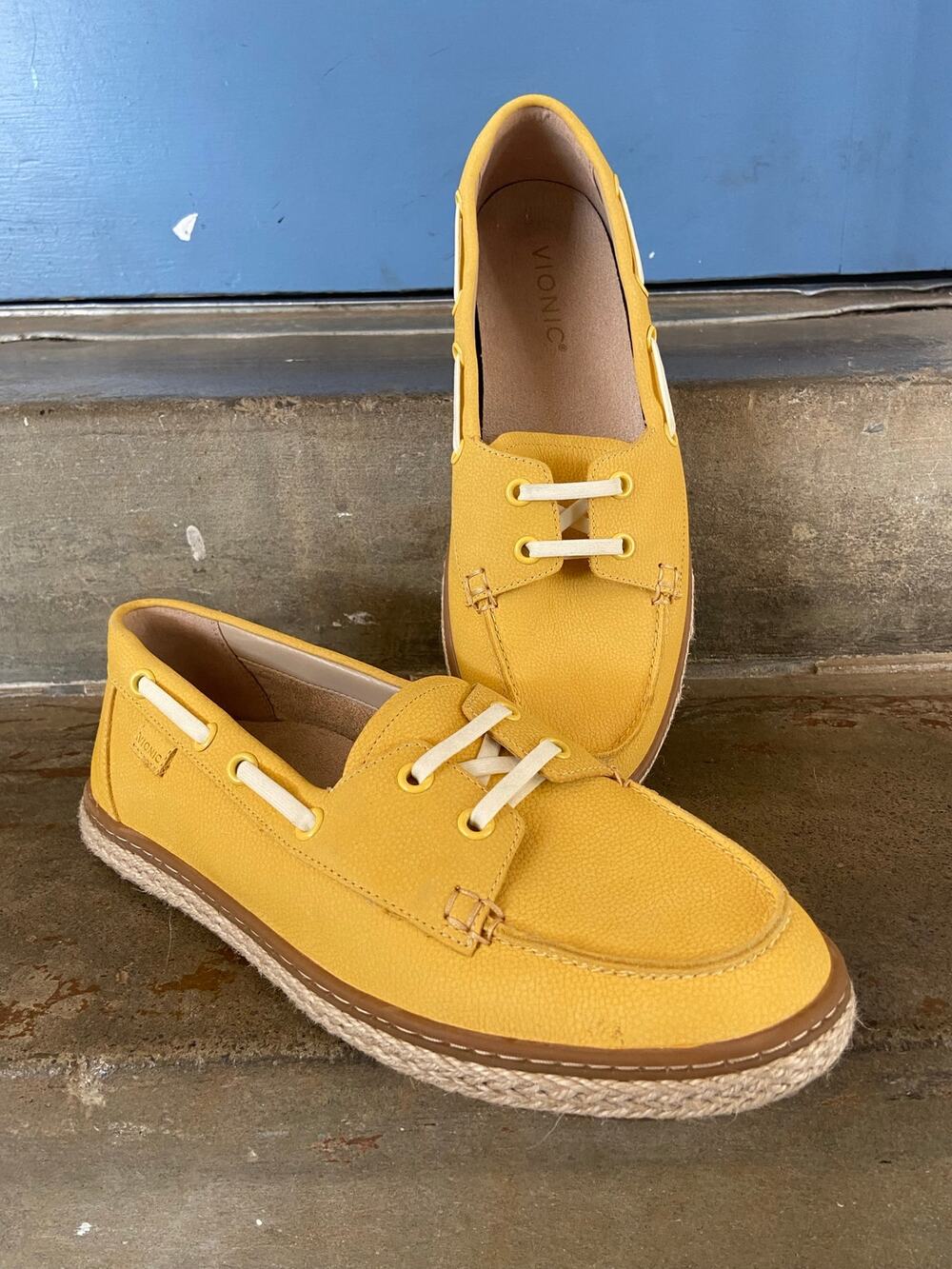 Vionic Bay espadrille boat shoes in yellow nubuck leather with white laces